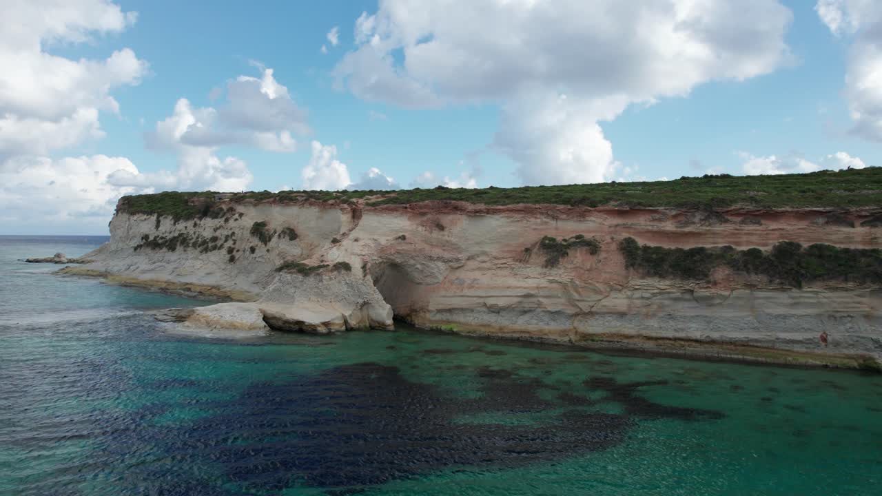 munxar 창 조감도, 석회암 절벽 쪽, 청록색 물, 몰타 섬