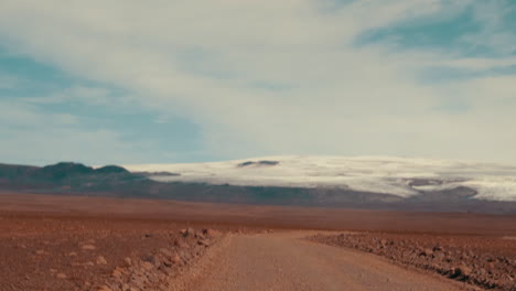 este es un clip de carretera de alta velocidad, filmado durante un viaje en automóvil en islandia