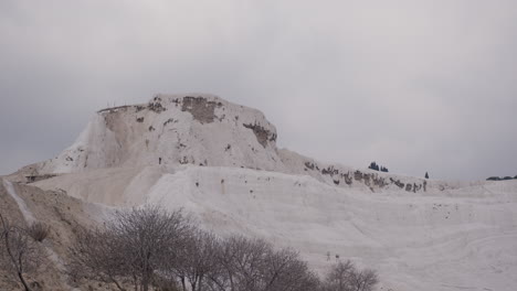 Wide-shot-of-a-glacier-hill-in-Pamukkale-near-Hierapolis