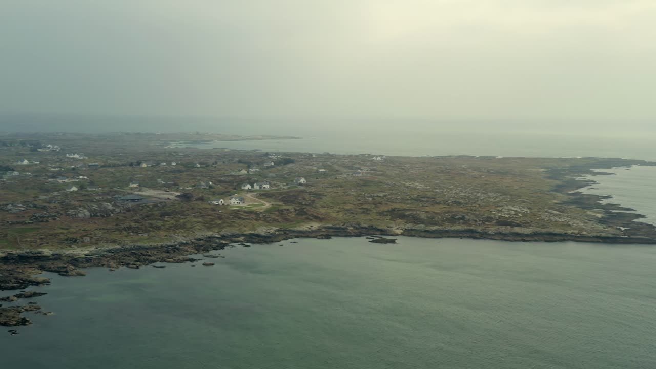 carraroe vasta vista panorámica desde el aire. connemara, irlanda
