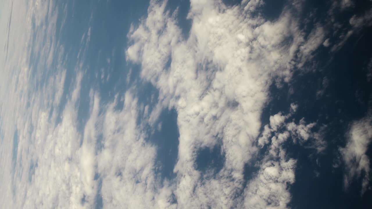 Udsigt over planeten Jorden fra et rumskib