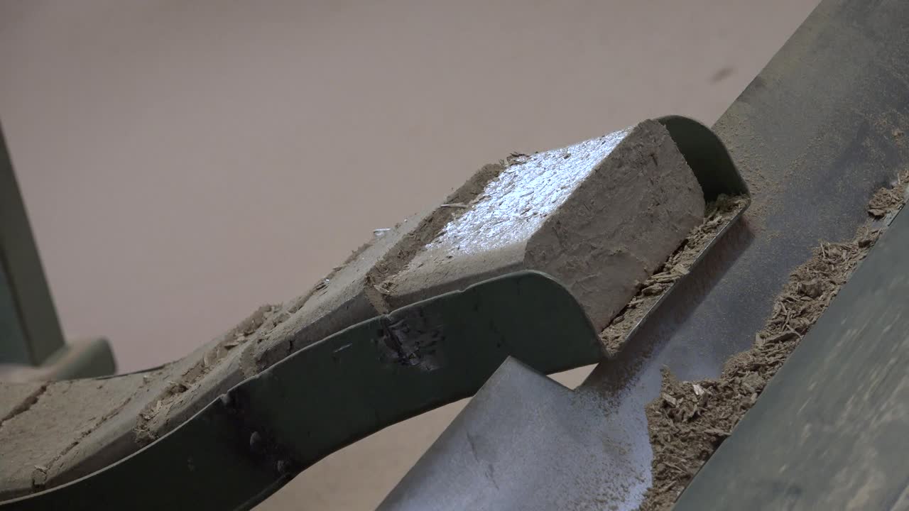 바이오매스 연탄은 석탄과 숯을 대체하는 바이오 연료입니다.