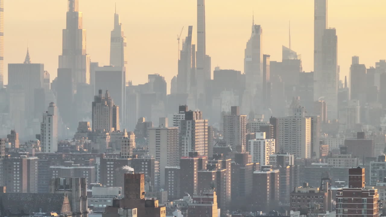 뉴욕시의 공중 풍경: 겨울 저녁에 찍은 사진
