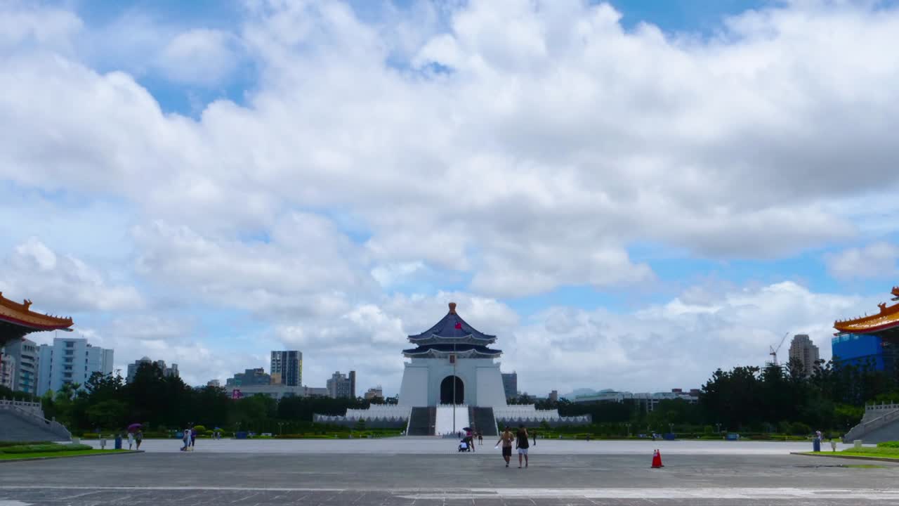 hiper lapso de tiempo del salón conmemorativo de chiang kai-shek en taiwán taipei