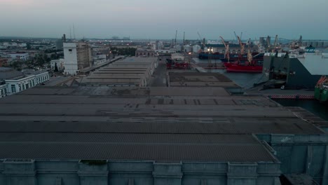 landing in the decks pf veracruz port