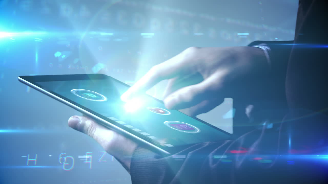 홀로그램 앱을 보기 위해 태블릿을 사용하는 사업가