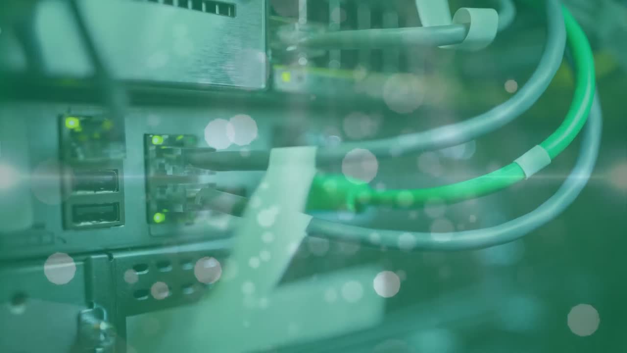 animación de luces y puntos flotando sobre cables de computadora