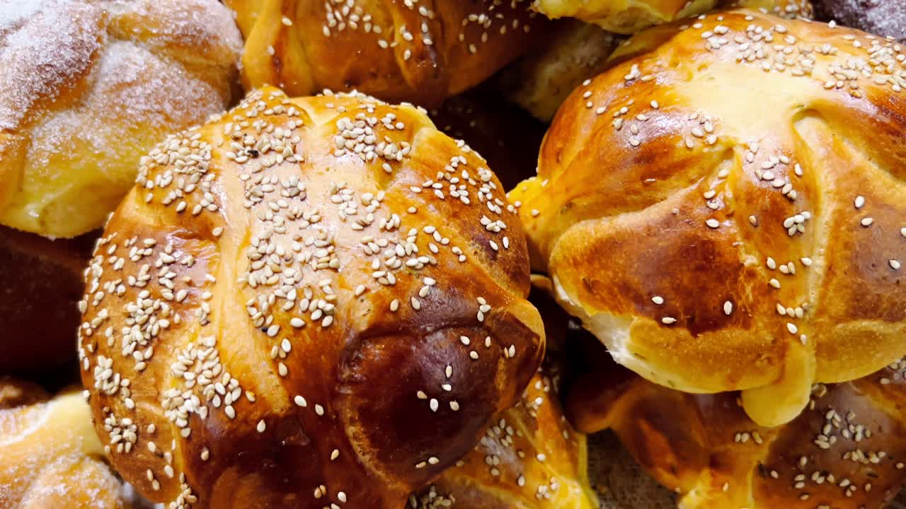 Pan de Muerto: Traditional Mexican Bread for Day of the Dead