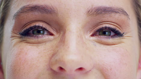 los ojos sanos hacen para un estado de ánimo saludable