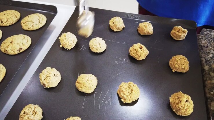 Video of chocolate chip cookies-2