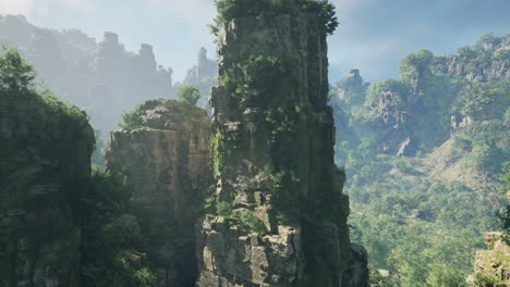 impresionante vista aérea del exuberante paisaje verde de las montañas