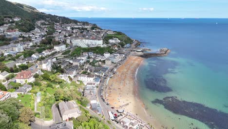 ventnor, isla de wight, reino unido drone ascendente, desde el aire