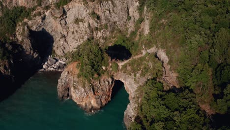 Playa-Arcomagno-San-Nicola-Arcella-Calabria-Italia-Desde-Arriba-Vista-Aérea-De-Drones-03