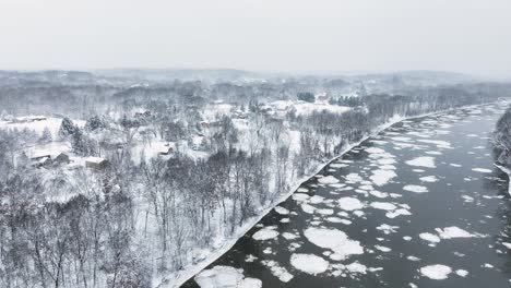 Schwenken-Und-Wegziehen-Vom-Strömenden-Wasser