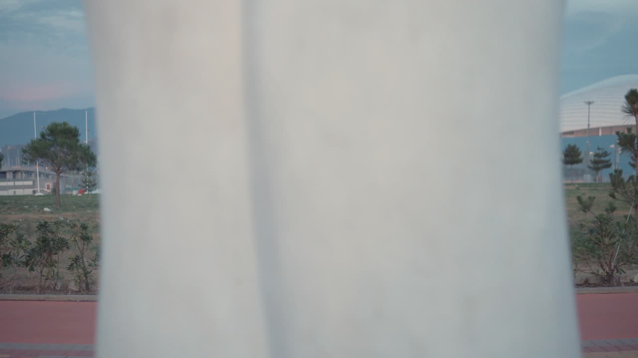 Mujer corriendo en el parque