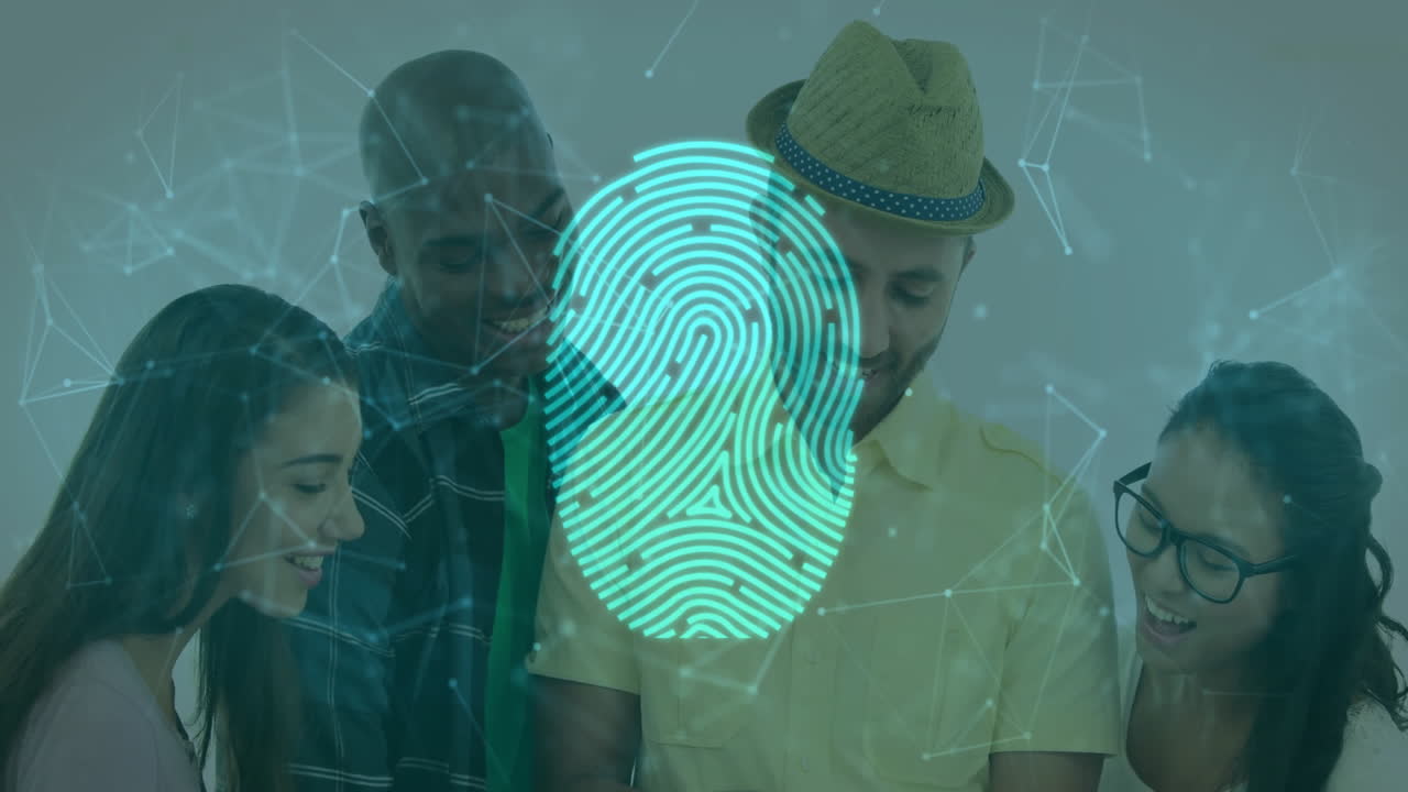 conexiones de red y animación de procesamiento de datos sobre diversas personas que utilizan teléfonos inteligentes