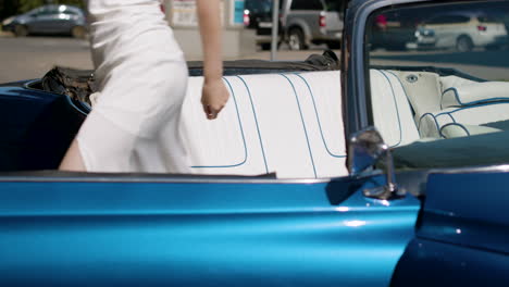 Close-up-view-of-blue-car