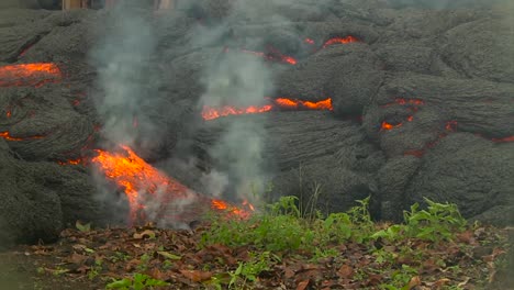 el flujo de lava de puna cerca de la ciudad de pahoa hawaii 2
