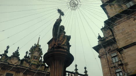 Low-Angle-Shot-of-Fonte-dos-Cabalos-Statue-in-Rain