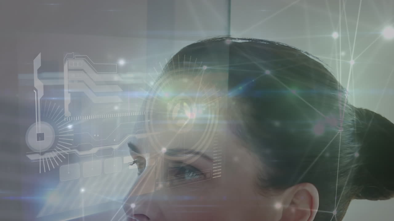 animación de la mujer caucásica sobre el procesamiento de datos