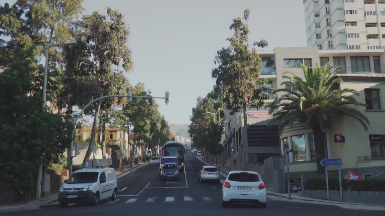 escena callejera de la ciudad