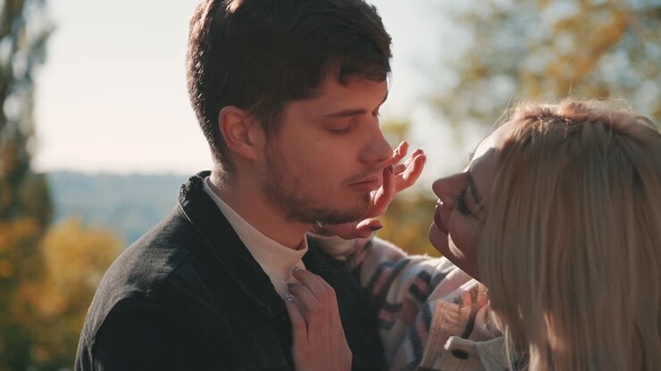 Jeune couple romantique