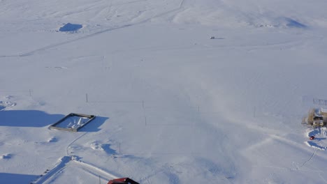 Schneebedeckte-Landschaft-Im-Ländlichen-Sarikamis-Skigebiet-In-Der-Türkei,-Kars-Antenne