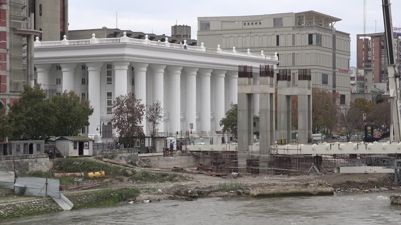 правительственные здания в центре города скопье македония 1