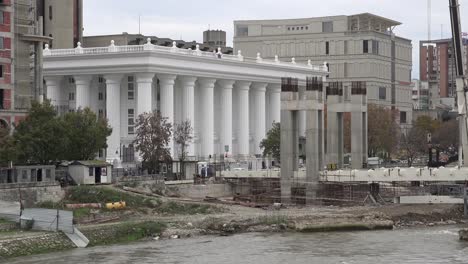 Edificios-Gubernamentales-En-El-Centro-De-Skopje-Macedonia-1