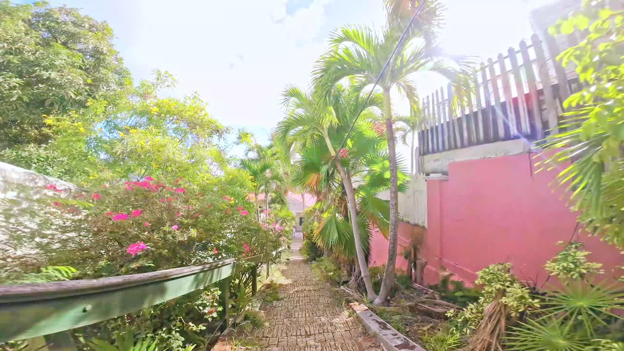 99계단 샬롯아말리에스트