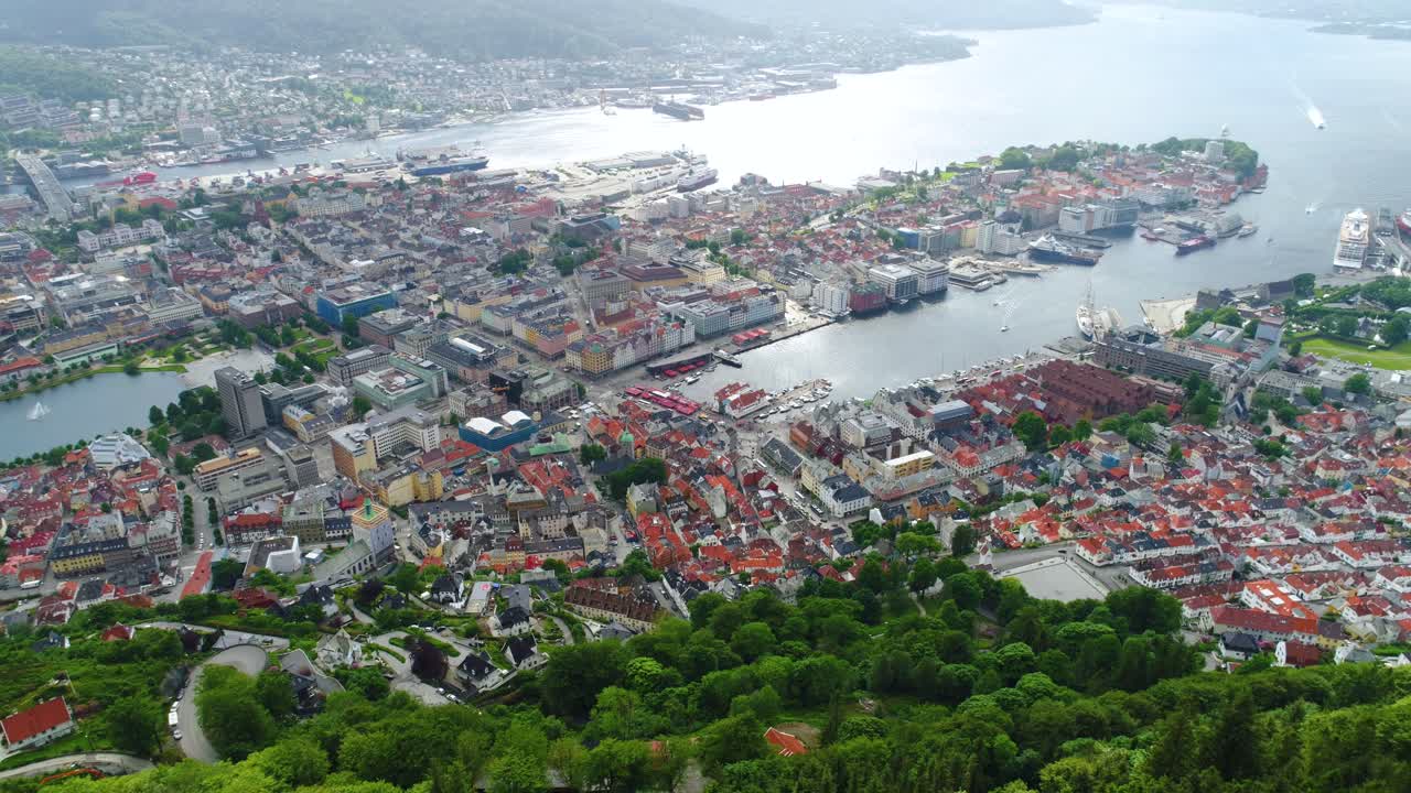 베르겐 (bergen) 은 노르웨이 서해안의 호르달랜드에 있는 도시이자 지방자치단체이다. 베르겐은 노르웨이에서 두 번째로 큰 도시이다.