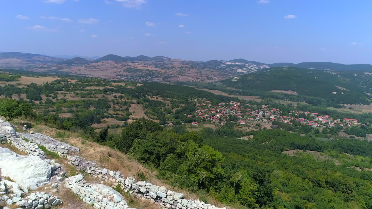 vuelo sobre avión verde