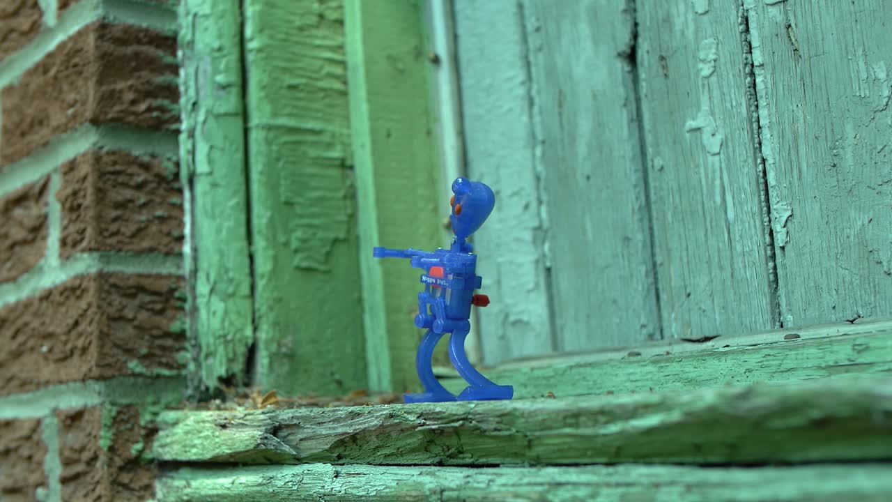 DANCING TOY ON A PORSCHE