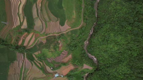 Top-down-view-of-Sa-Pa-in-Vietnam's-Hoàng-Liên-Son-Mountains