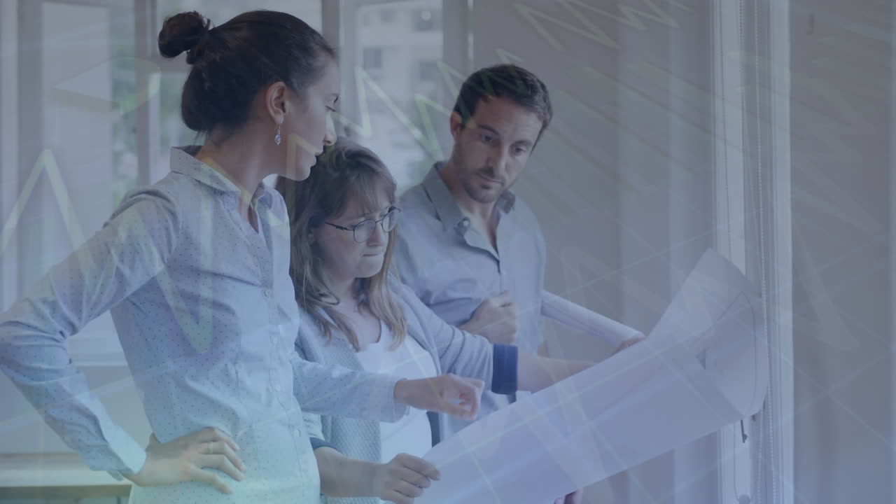 animación del procesamiento de datos sobre diversas personas de negocios en la oficina