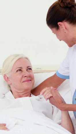 doctor speaking with her patient