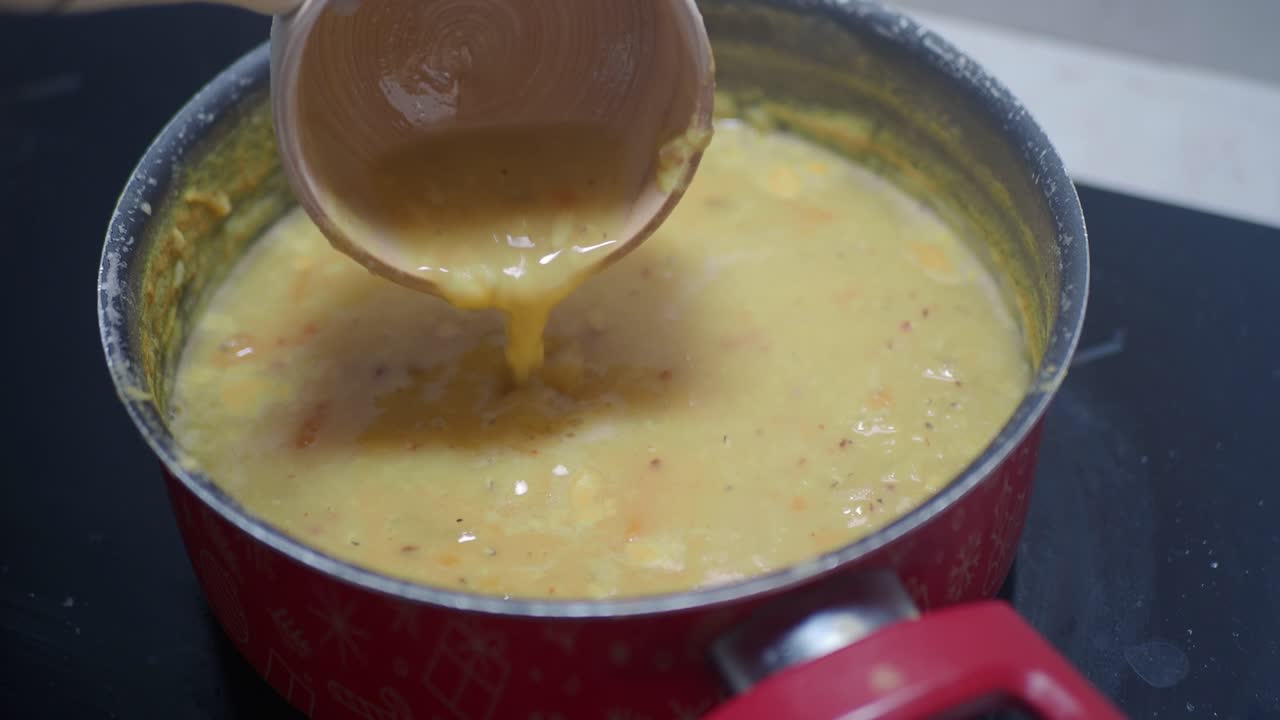 sopa de lentejas casera