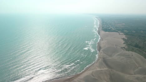 the atlantic ocean in veracruz mexico