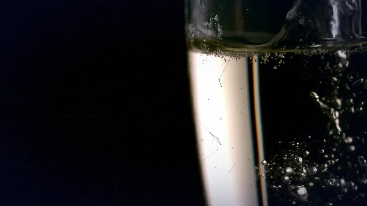 ⁇ 페인 잔을 통해 연결 네트워크의 애니메이션