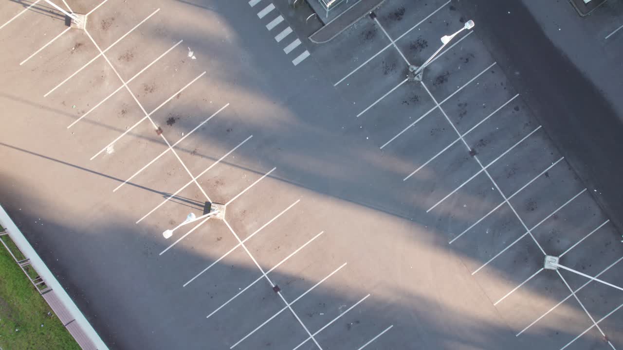 Scene of empty parking lot in city