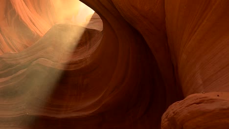 Dramatic-shot-of-Antelope-Canyon