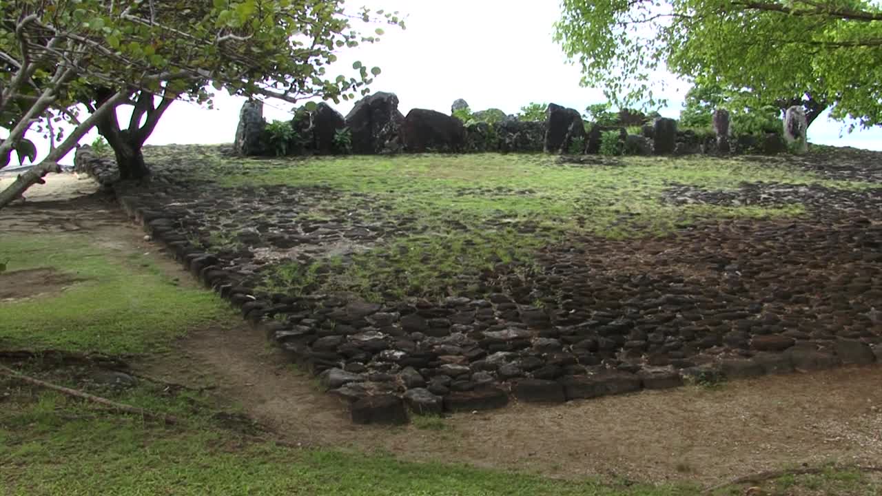 lugar sagrado de taputapuatea marae, raiatea, islas de la sociedad, polinesia francesa