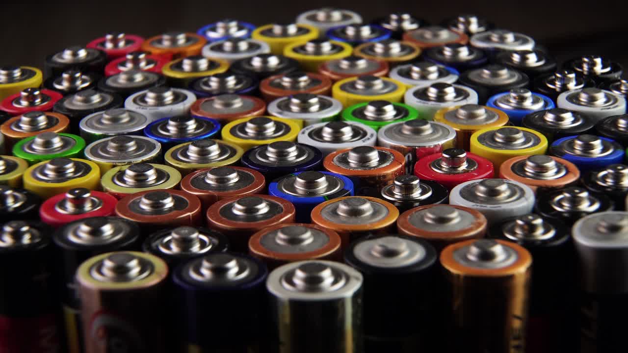 사용된 aa 배터리의 클로즈업