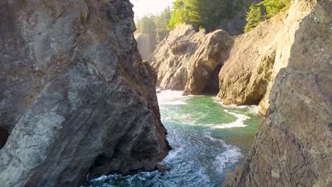 oregon coast highway 101 viewpoint of "natural bridge" rock formations