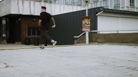 personas que hacen parkour