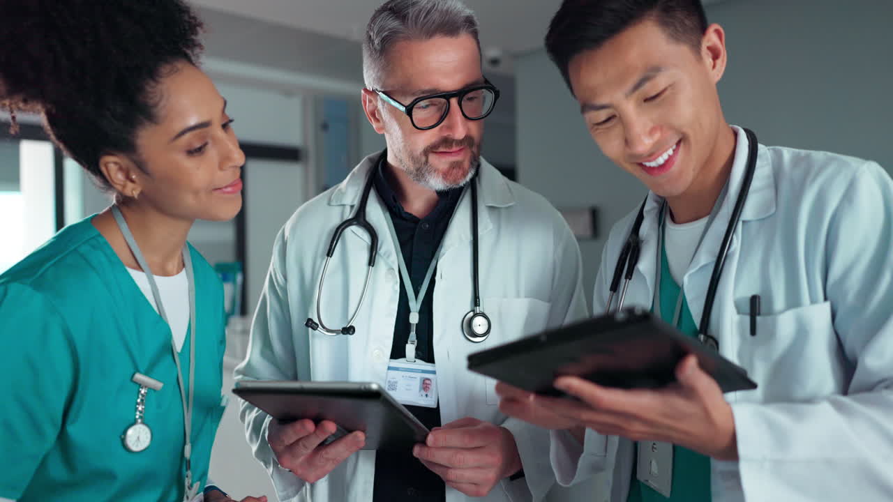 Collaboration, discussion and doctors on tablet