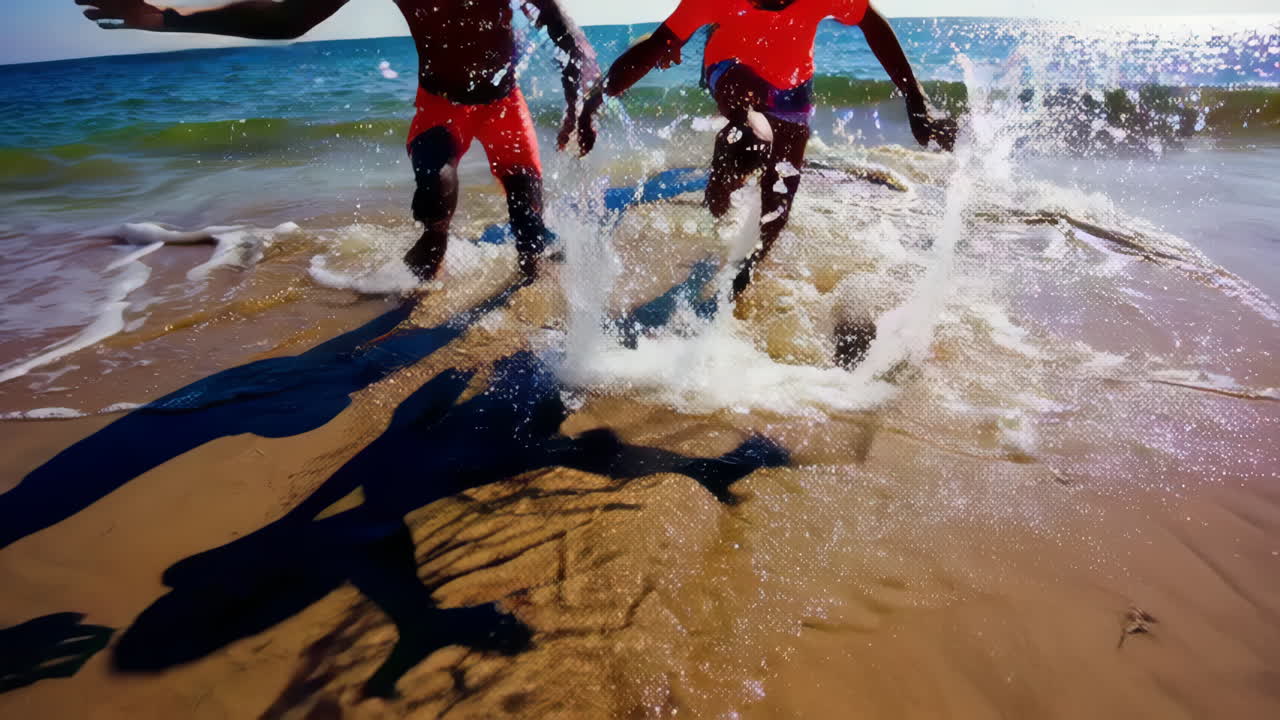 niños jugando en la playa