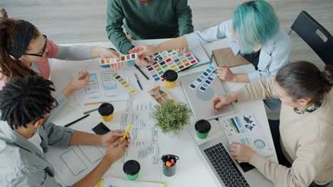 reunión de lluvia de ideas del equipo