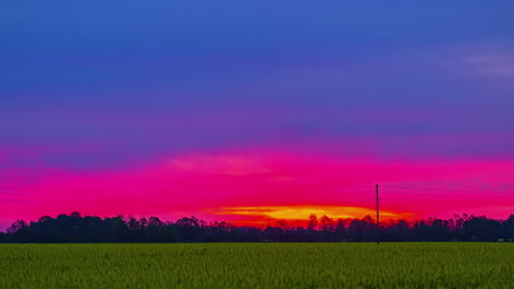 Schöne-Landschaft-Eines-Sonnenuntergangs