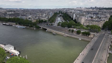 ponte d'austerlitz bridge crossing seine river, paris in france